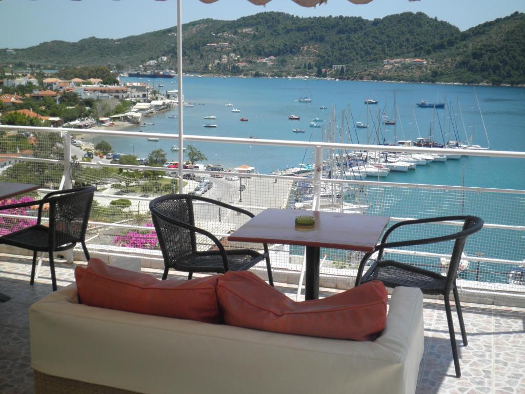Babis Hotel Skiathos Town Ngoại thất bức ảnh